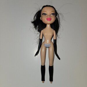 Bratz Doll Ooh La La Kumi????? NUDE No Feet Black Arms Legs MGA 2001